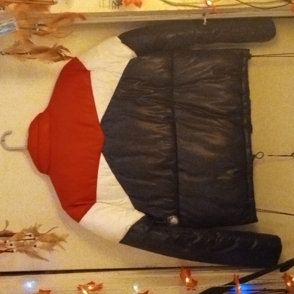 CI SONO Size M in Mens. Color's are Red,White & Navy. Zips Up with two side hand - Picture 5 of 8